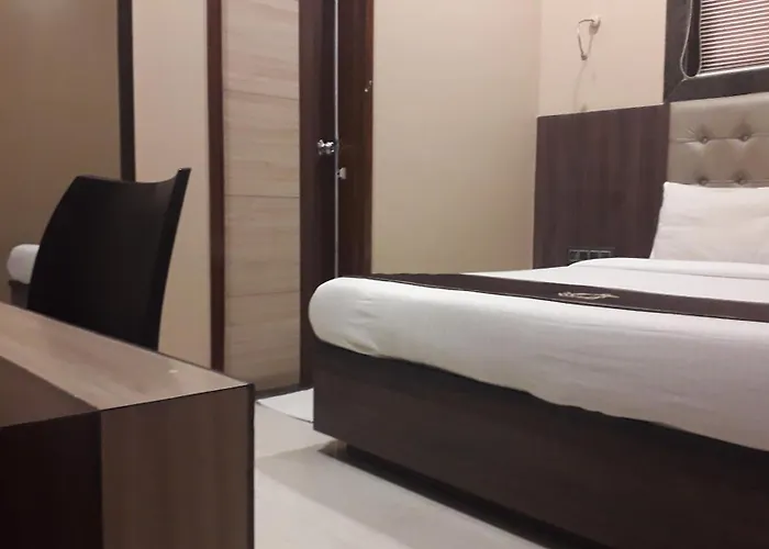 Shine Hospitality Crown Hotel Mumbai